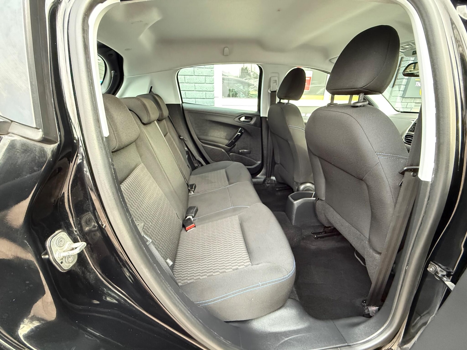 Used Peugeot 208 2018 for sale - 78127378: Photo 22