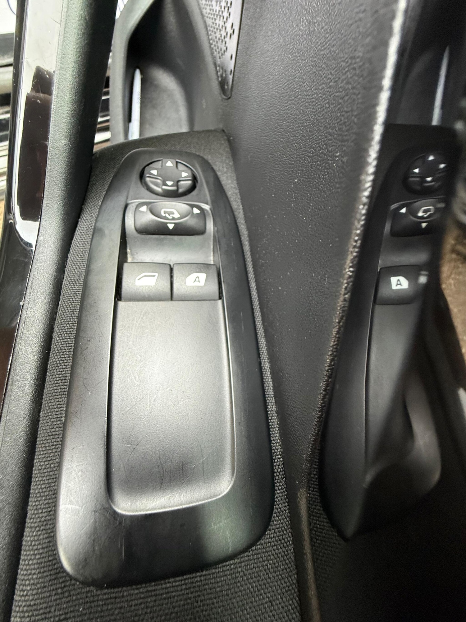 Used Peugeot 208 2018 for sale - 78127378: Photo 28