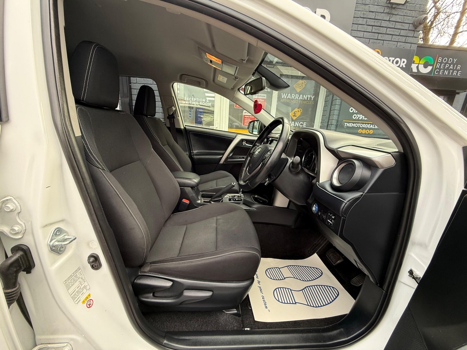 Used Toyota RAV4 2017 for sale - 76992221: Photo 16