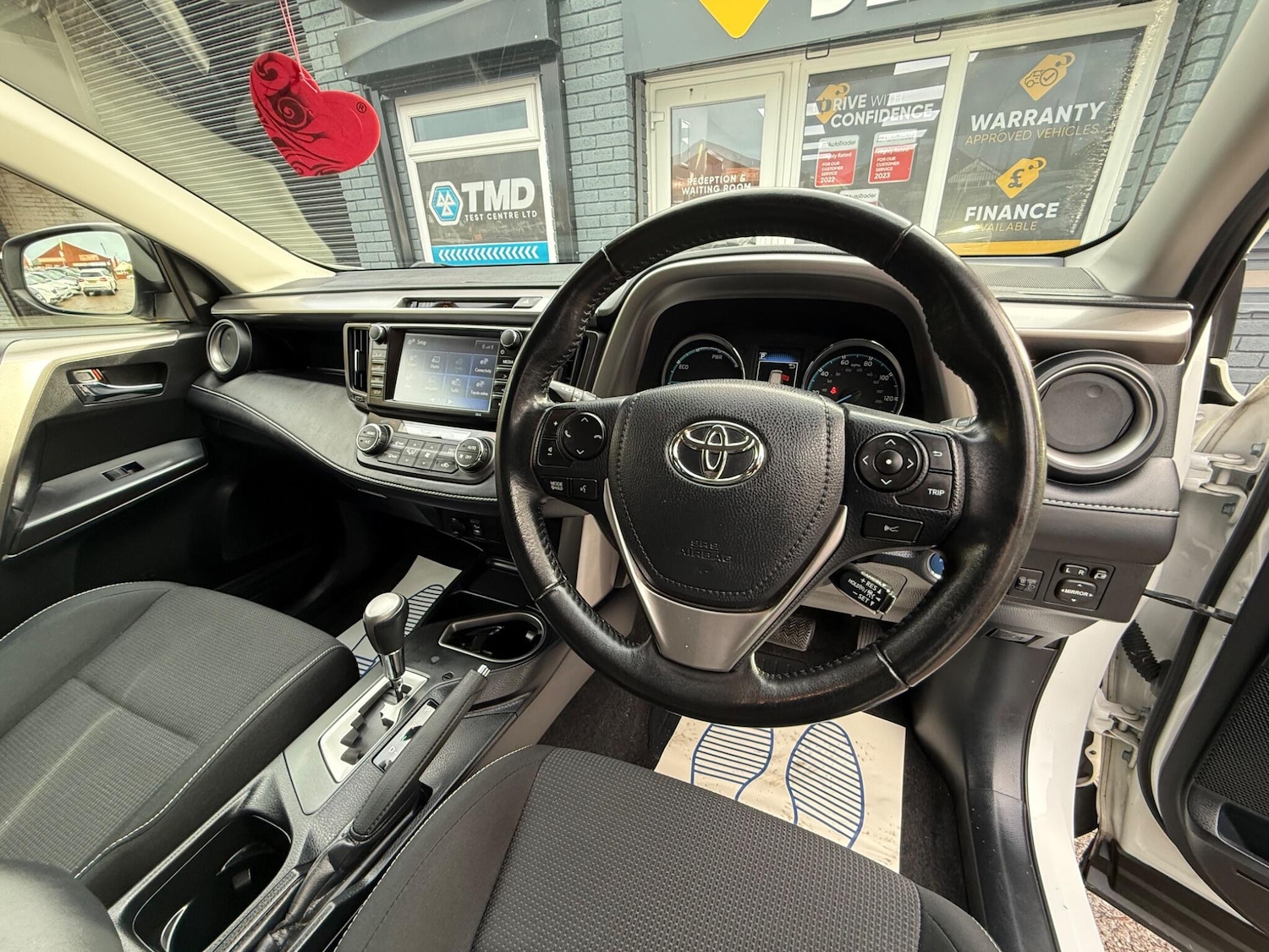 Used Toyota RAV4 2017 for sale - 76992221: Photo 23