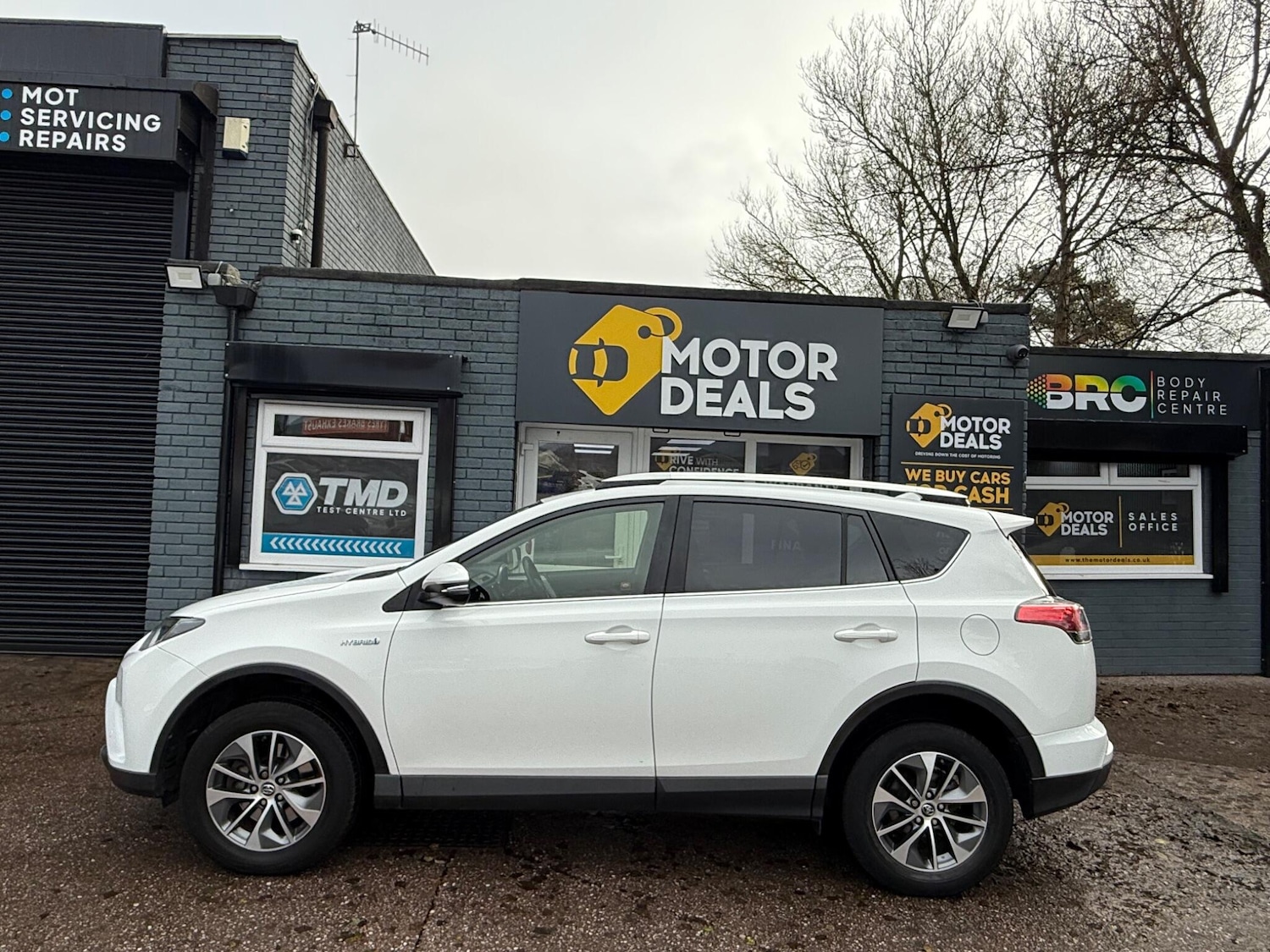 Used Toyota RAV4 2017 for sale - 76992221: Photo 9