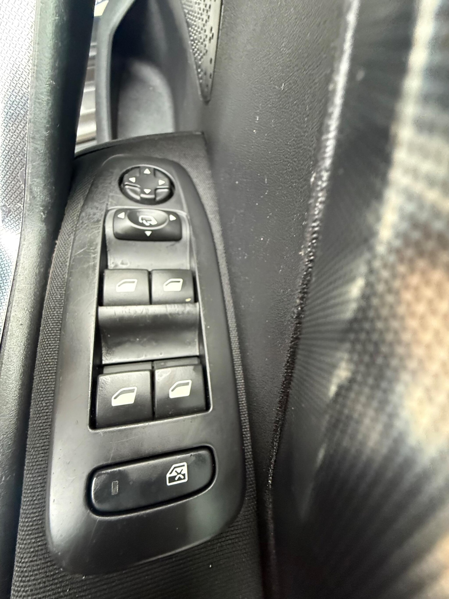 Used Peugeot 2008 2016 for sale - 77633491: Photo 27