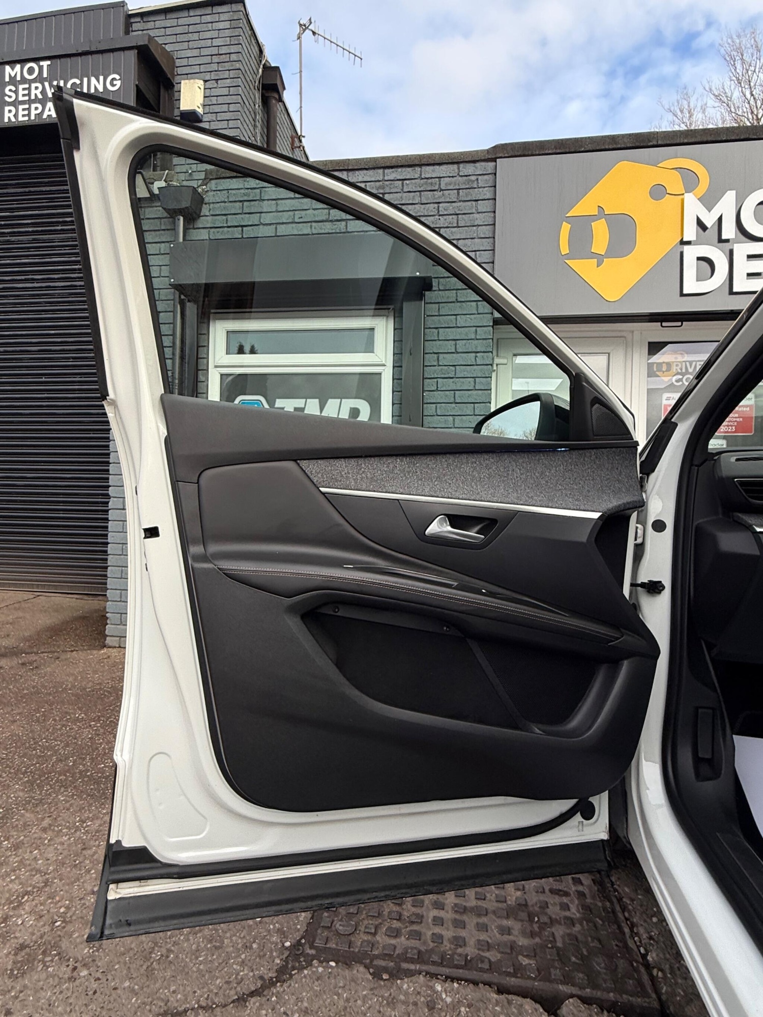 Used Peugeot 3008 2018 for sale - 77783339: Photo 13