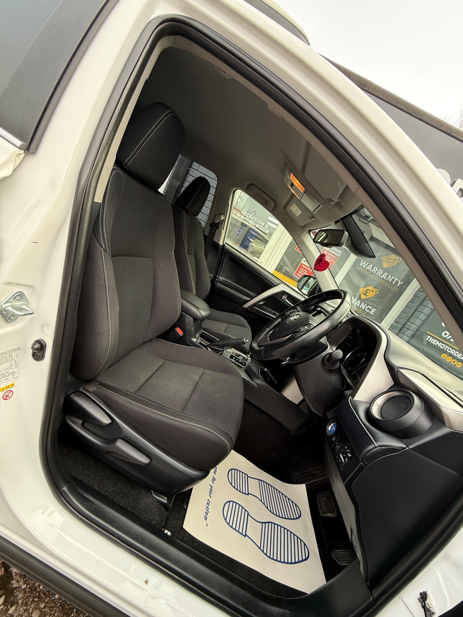 Used Toyota RAV4 2017 for sale - 76701998: Photo 15