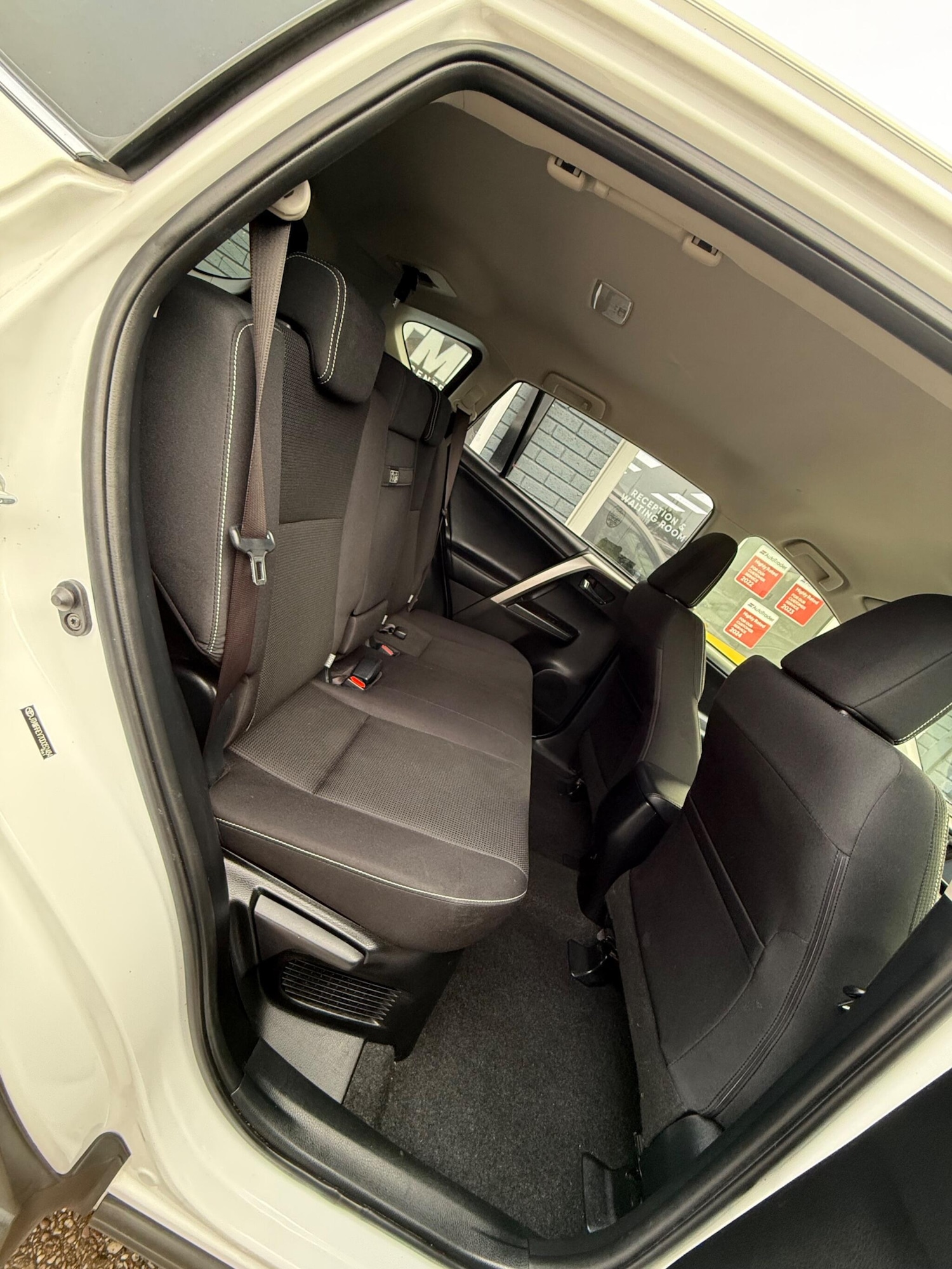 Used Toyota RAV4 2017 for sale - 76701998: Photo 22