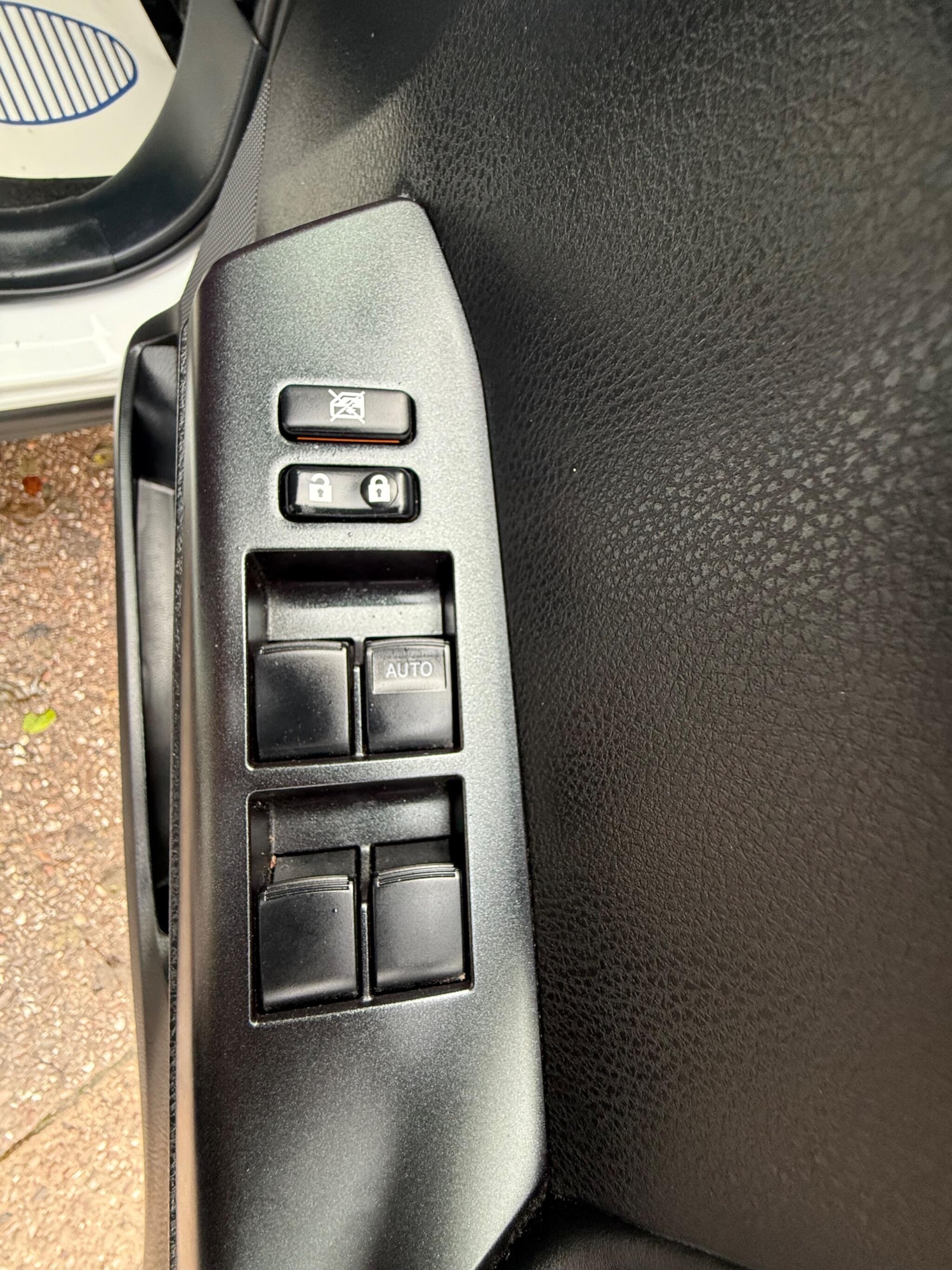 Used Toyota RAV4 2017 for sale - 76701998: Photo 29