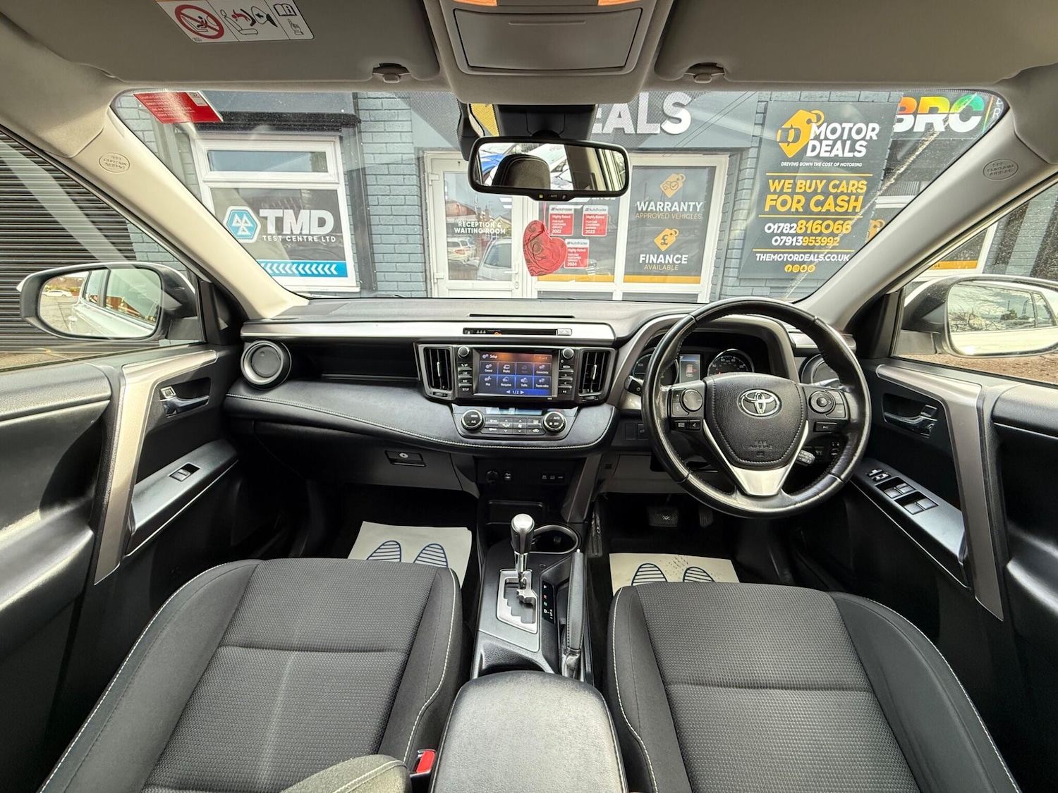 Used Toyota RAV4 2017 for sale - 76701998: Photo 4