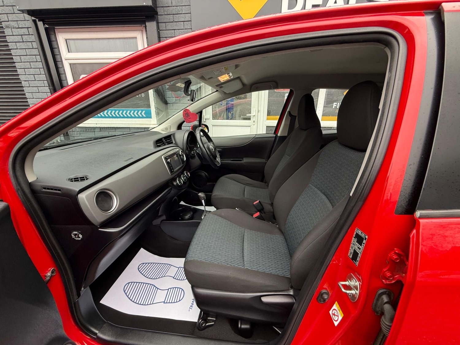 Used Toyota Yaris 2013 for sale - 77400518: Photo 18