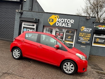 Used Toyota Yaris 2013 for sale - 77400518: Photo