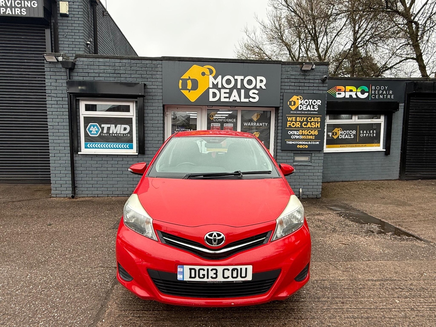 Used Toyota Yaris 2013 for sale - 77400518: Photo 2