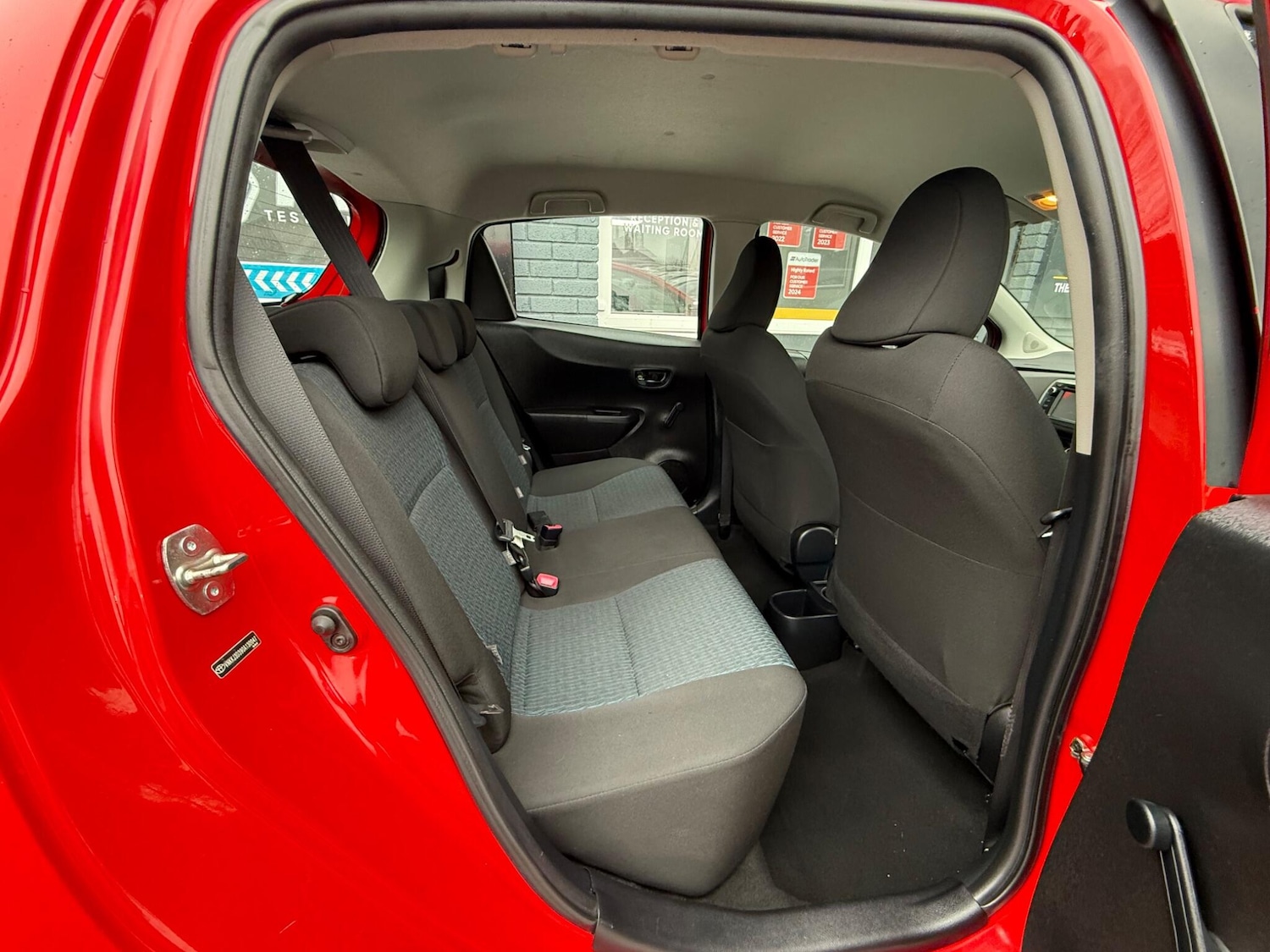 Used Toyota Yaris 2013 for sale - 77400518: Photo 21