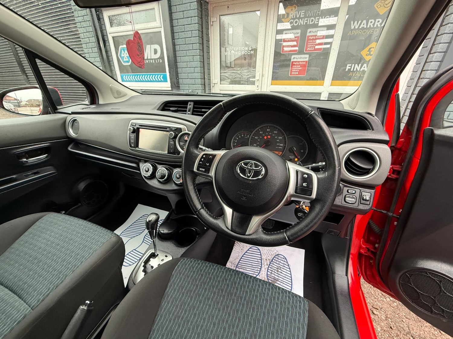 Used Toyota Yaris 2013 for sale - 77400518: Photo 23