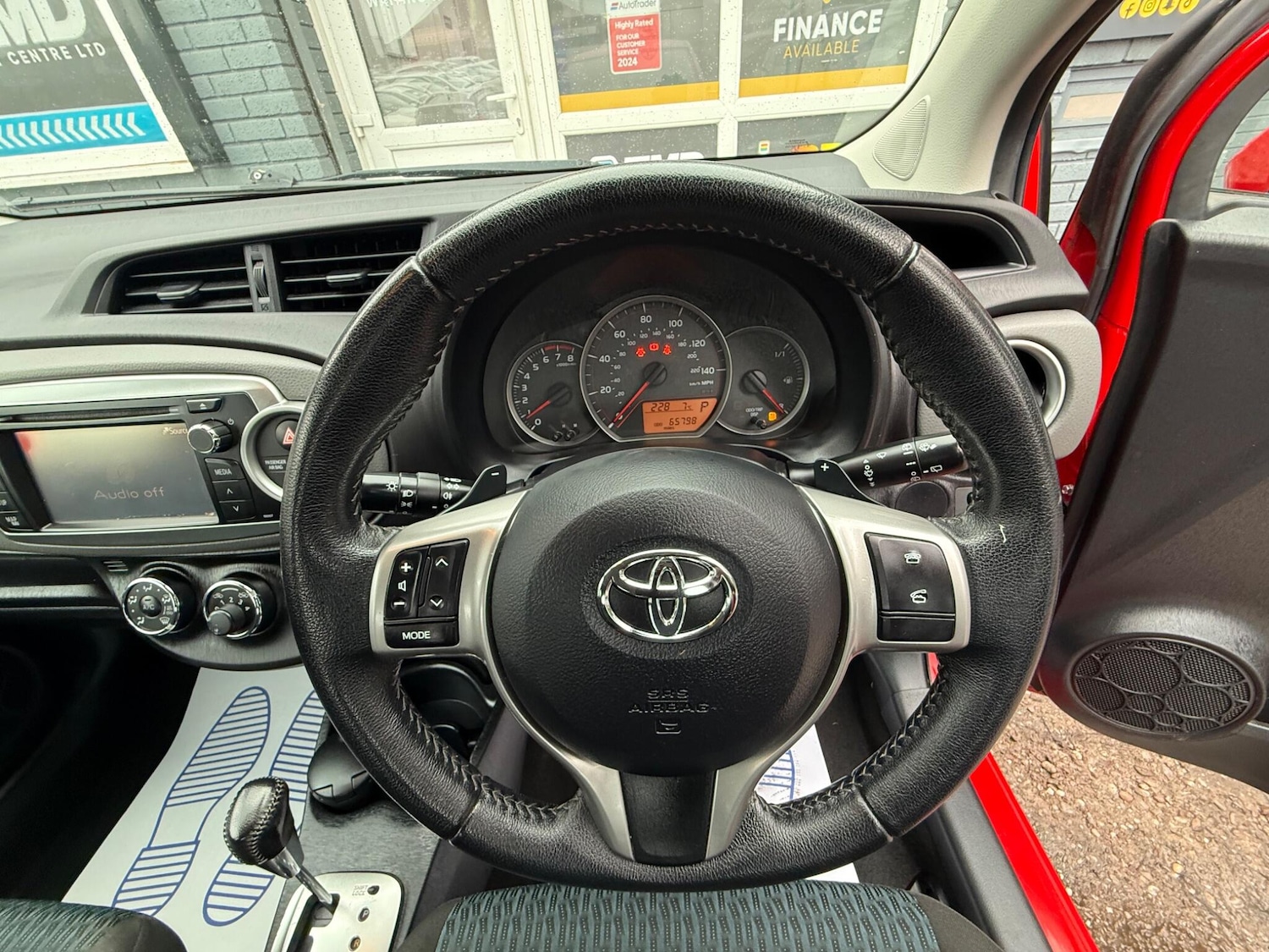 Used Toyota Yaris 2013 for sale - 77400518: Photo 24