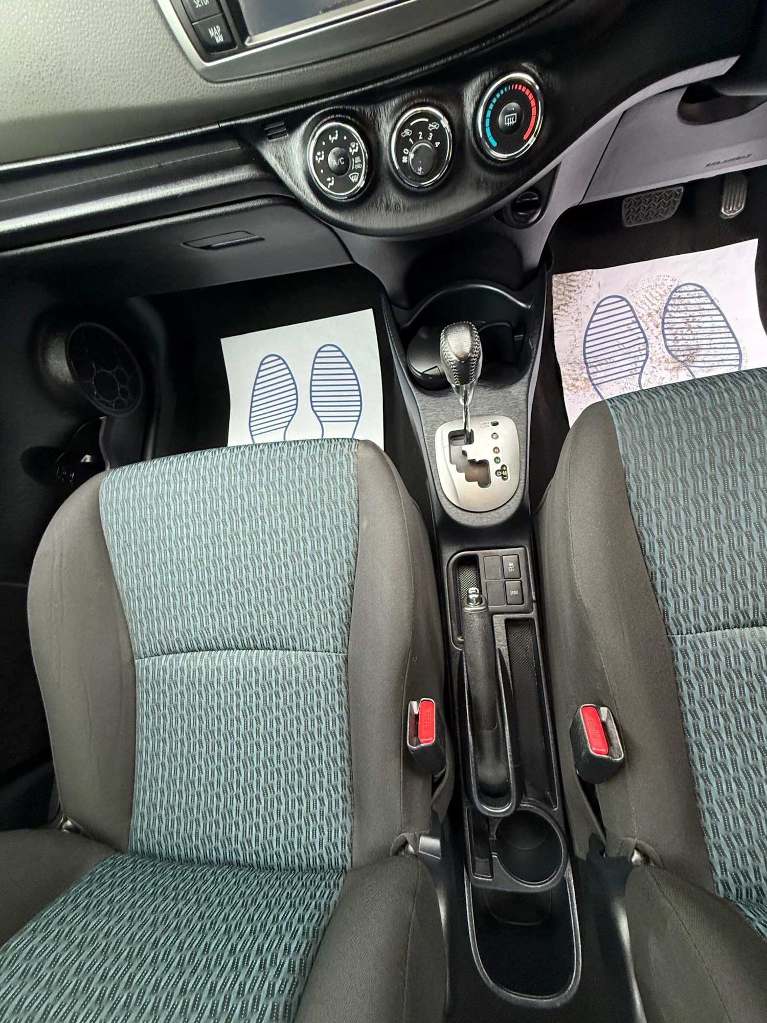 Used Toyota Yaris 2013 for sale - 77400518: Photo 26