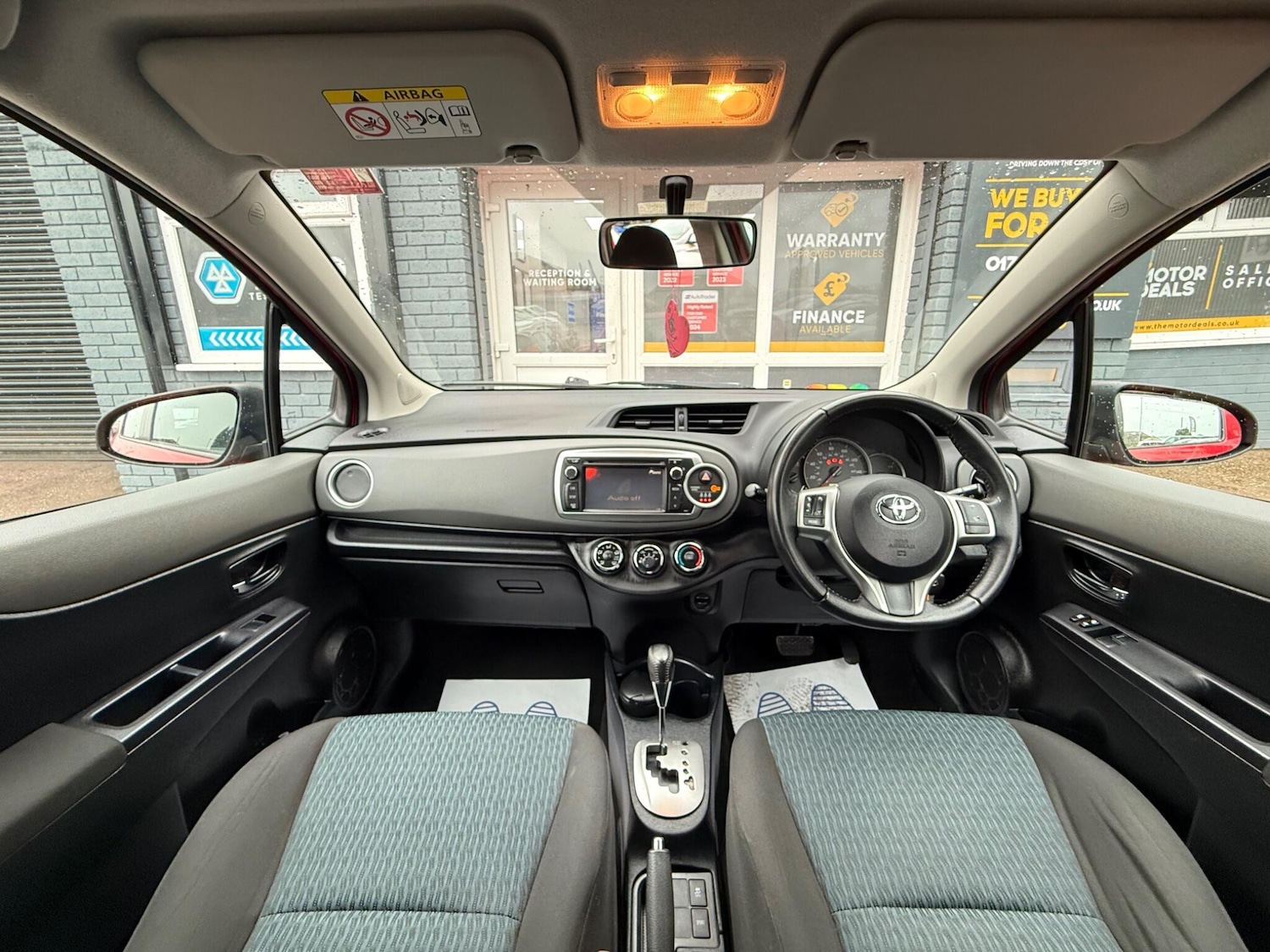 Used Toyota Yaris 2013 for sale - 77400518: Photo 4