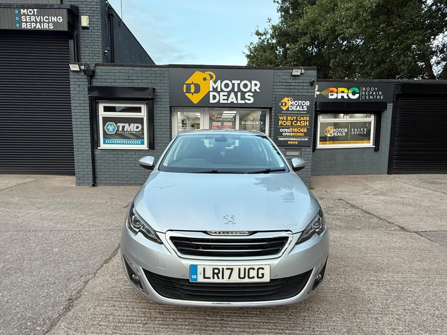 Used Peugeot 308 2017 for sale - 77396439: Photo 2