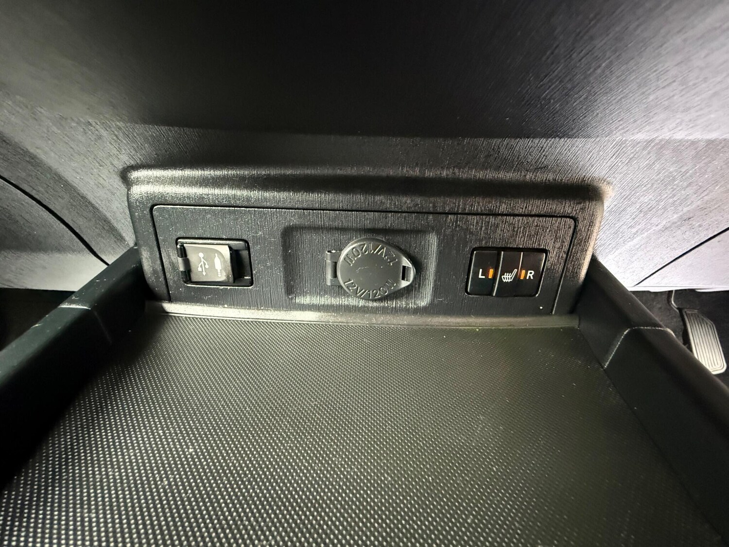 Used Toyota Prius+ 2020 for sale - 77808230: Photo 29