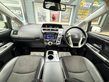 Used Toyota Prius+ 2020 for sale - 77808230: Photo