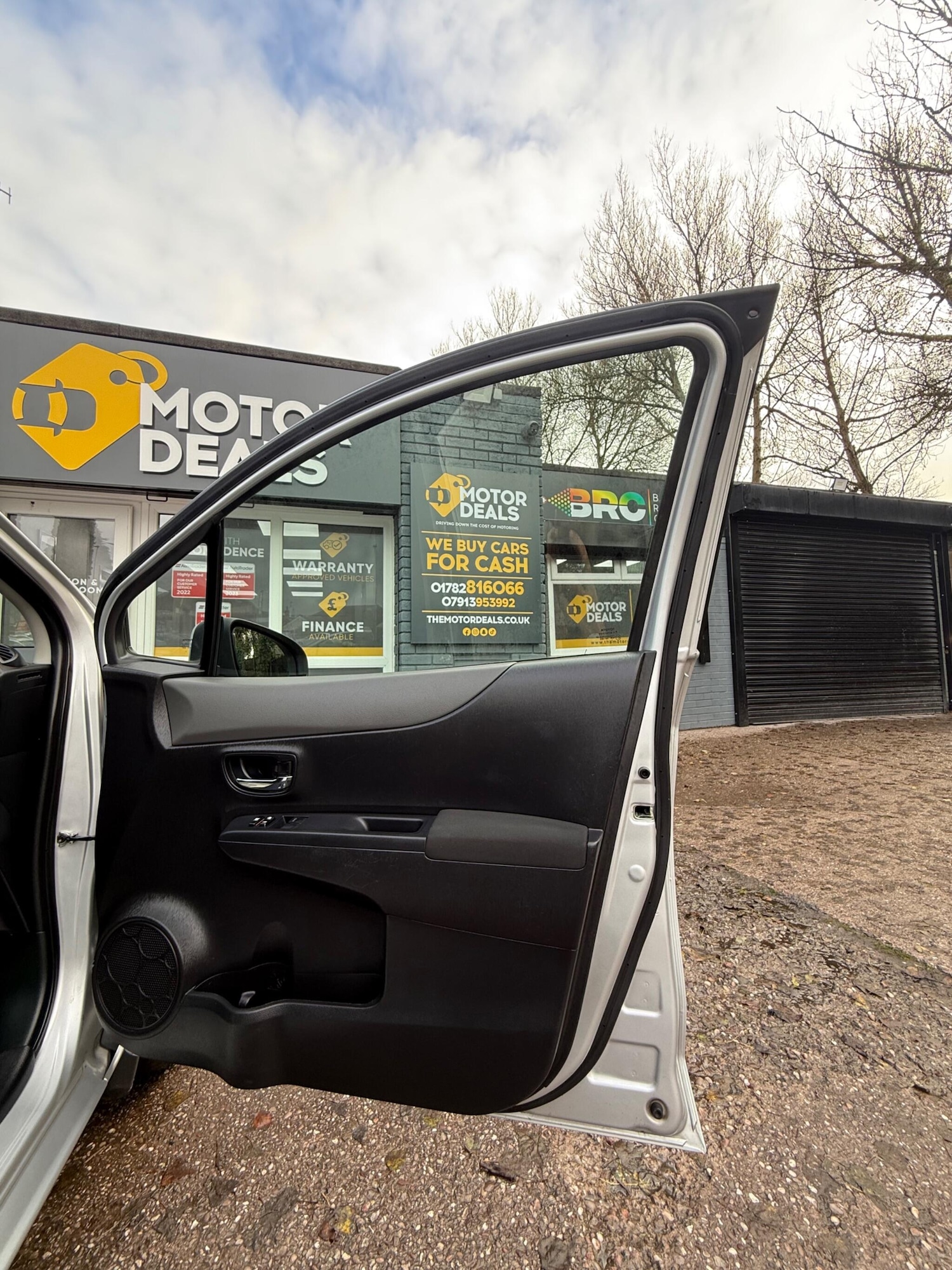 Used Toyota Yaris 2013 for sale - 76633397: Photo 14