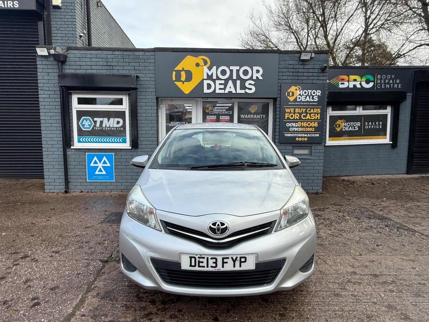 Used Toyota Yaris 2013 for sale - 76633397: Photo 2