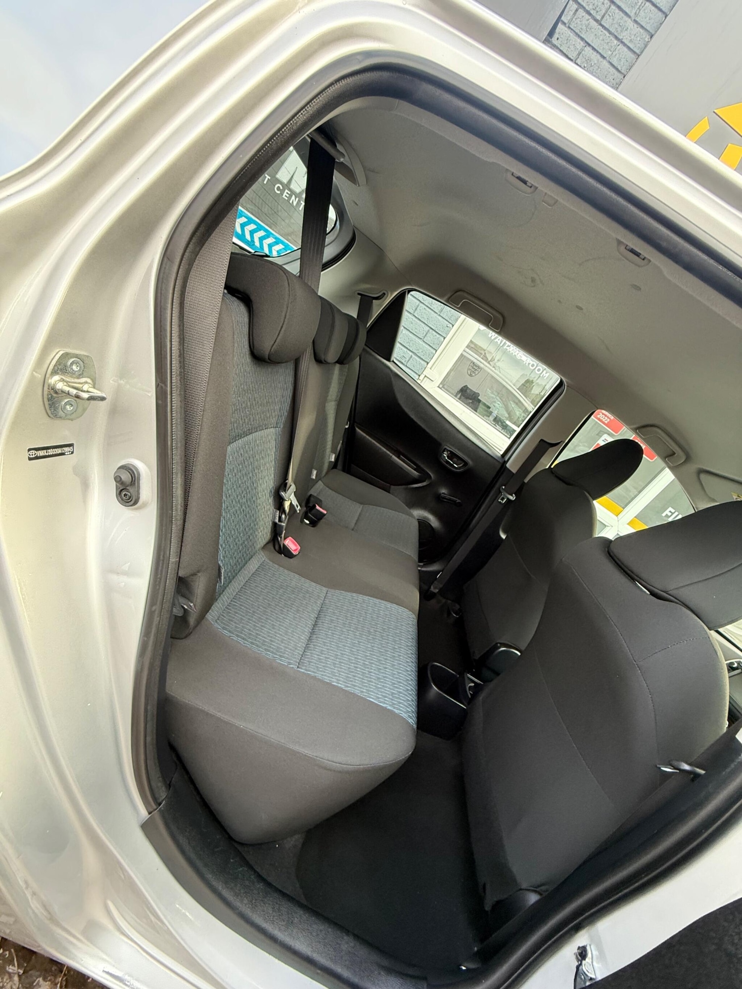 Used Toyota Yaris 2013 for sale - 76633397: Photo 21