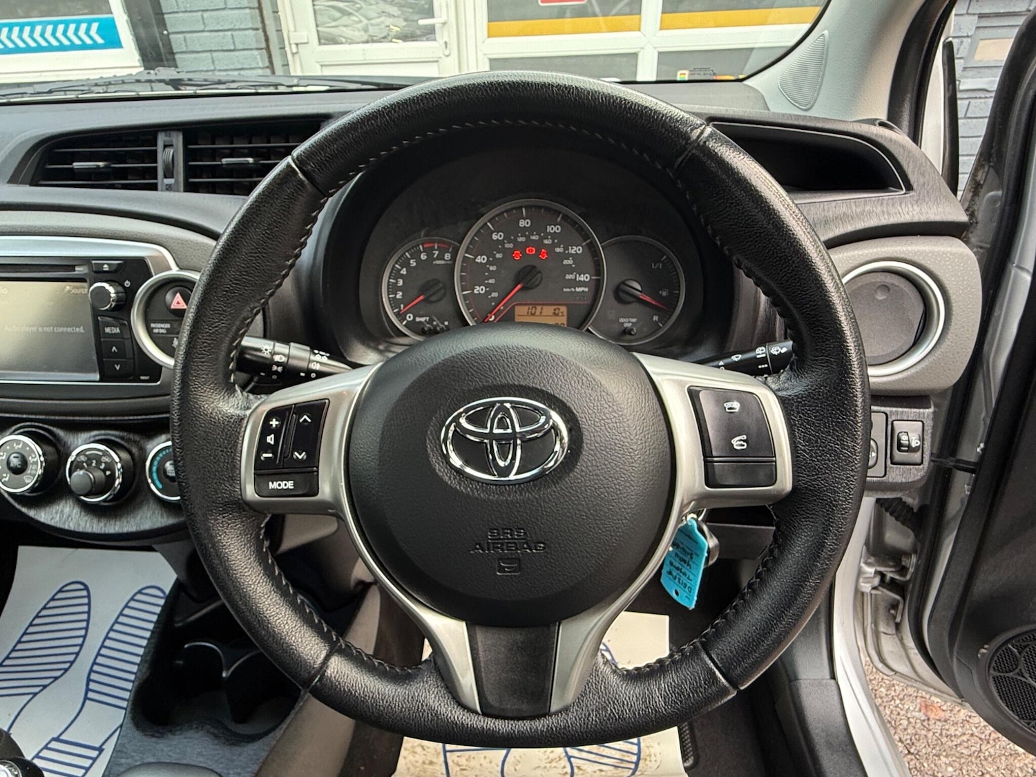Used Toyota Yaris 2013 for sale - 76633397: Photo 24
