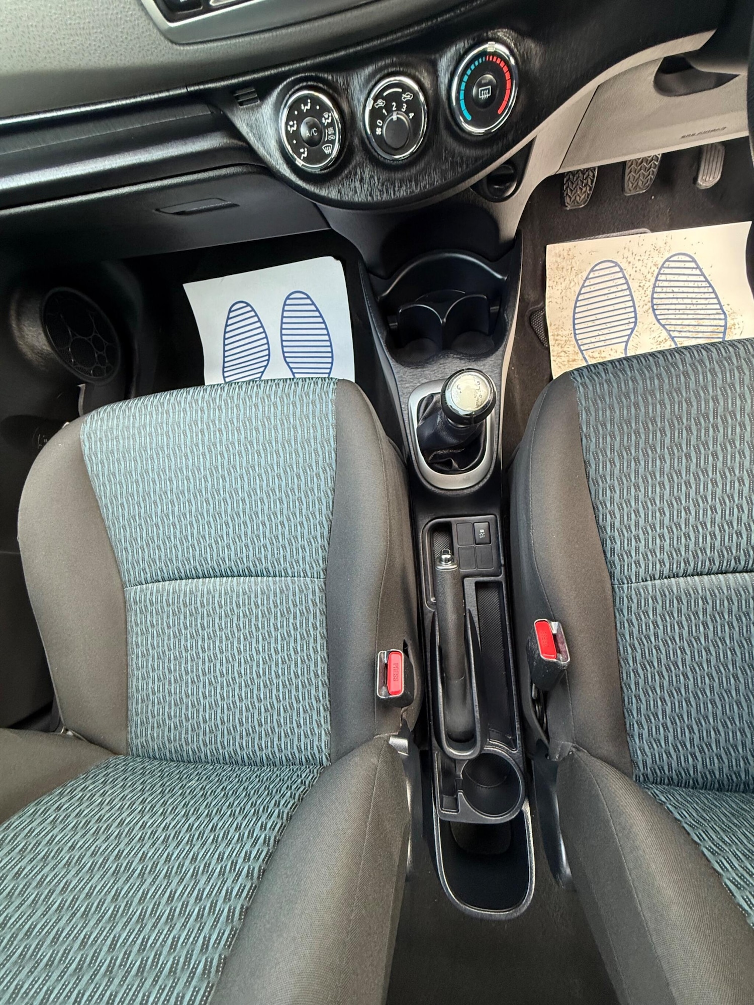 Used Toyota Yaris 2013 for sale - 76633397: Photo 27