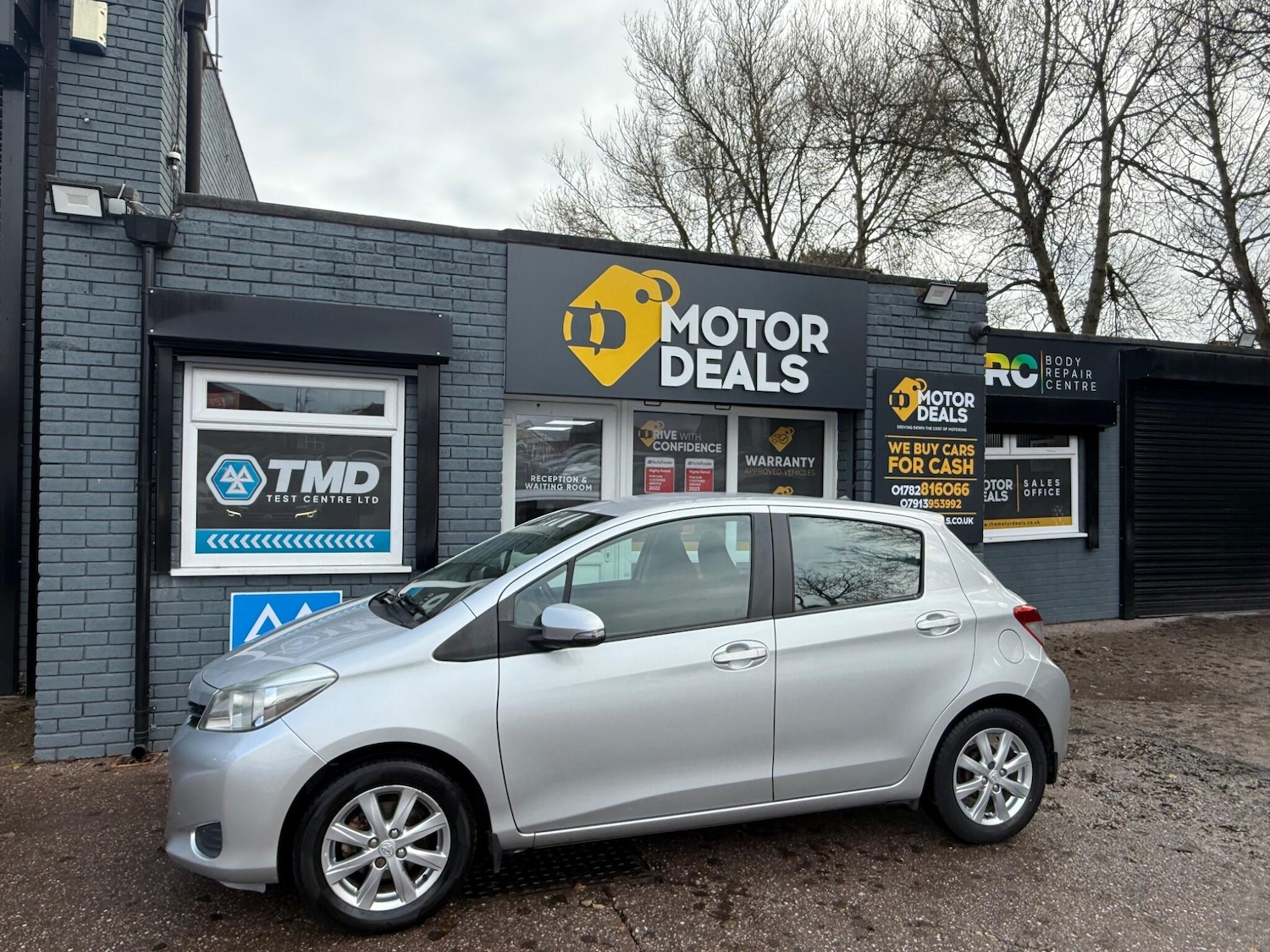 Used Toyota Yaris 2013 for sale - 76633397: Photo 3