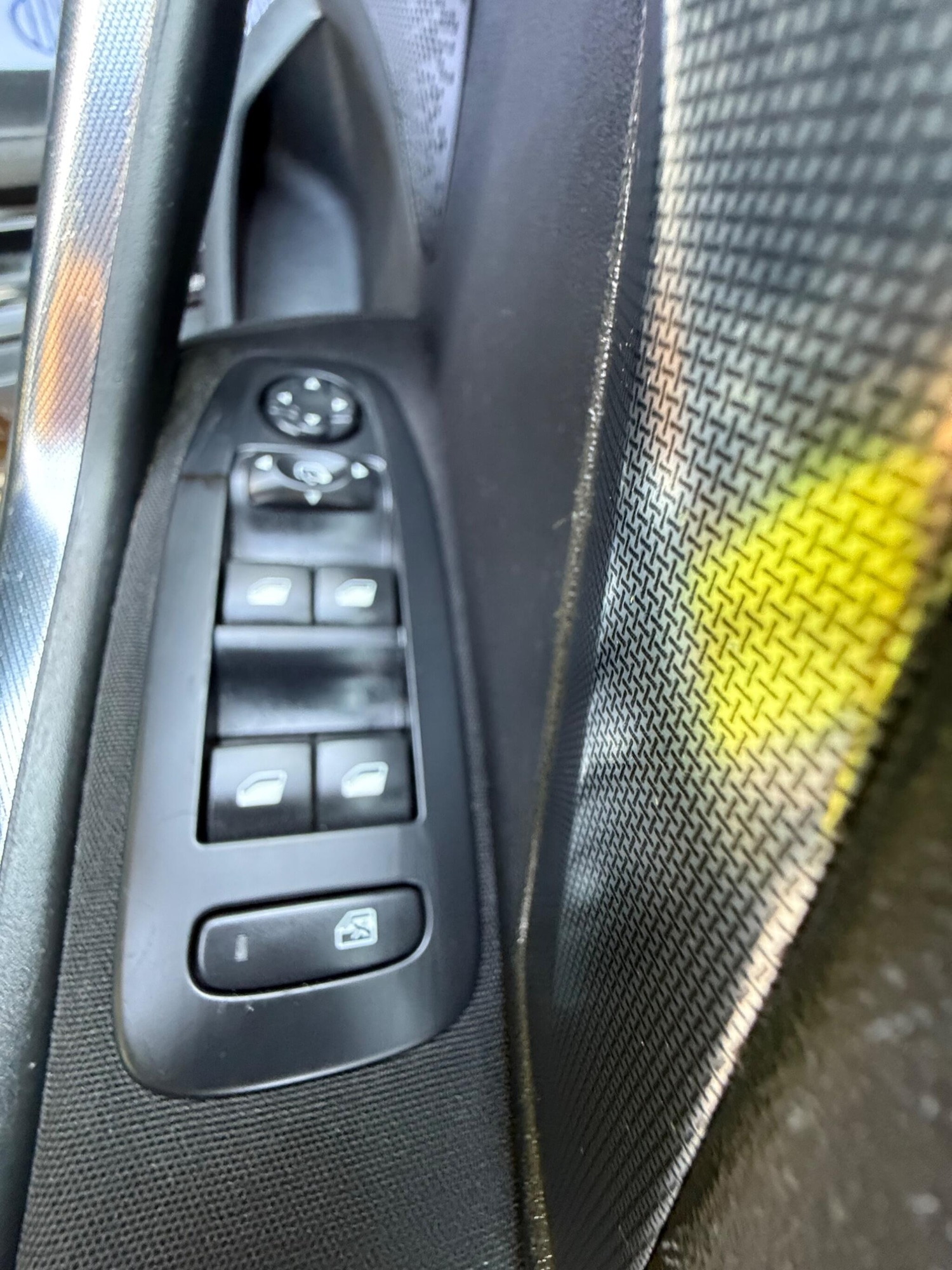 Used Peugeot 2008 2015 for sale - 77090833: Photo 27