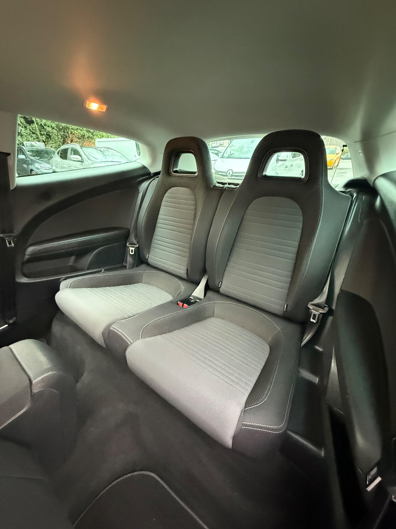 Used Volkswagen Scirocco 2010 for sale - 77203743: Photo 20