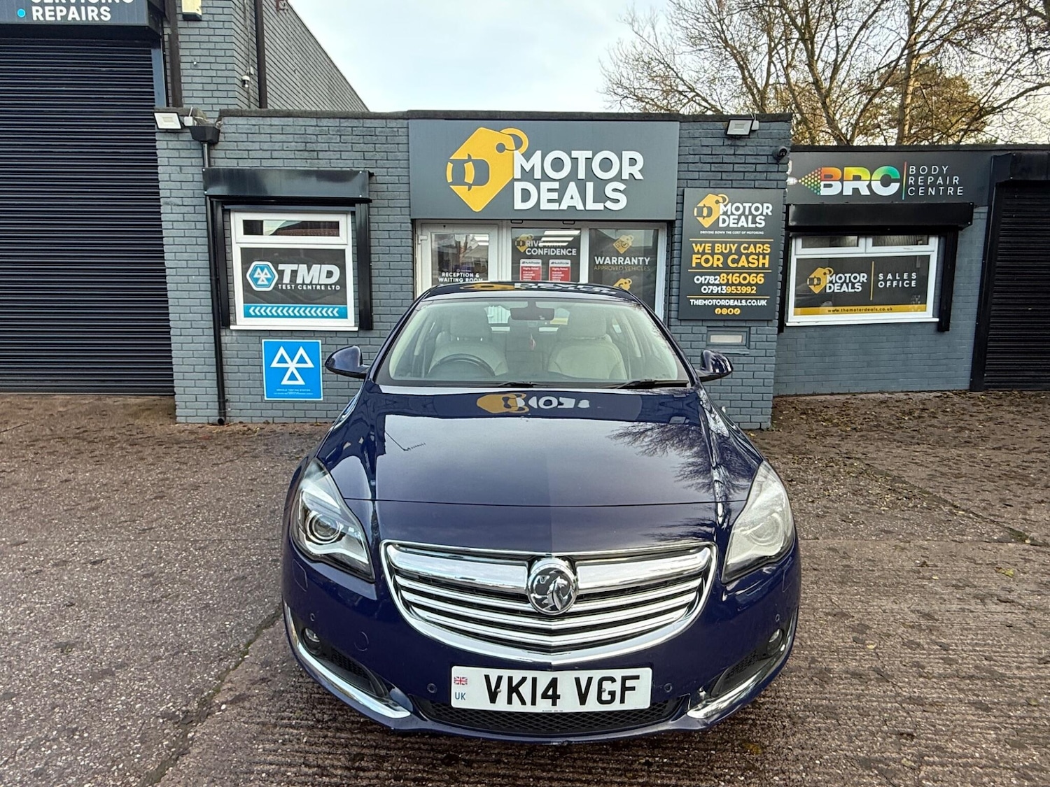 Used Vauxhall Insignia 2014 for sale - 76573731: Photo 2