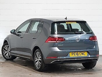 Used Volkswagen Golf 2018 for sale - 77004828: Photo