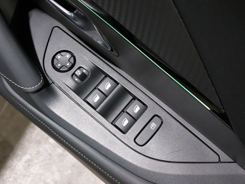 Used Peugeot 2008 2022 for sale - 76397469: Photo 14