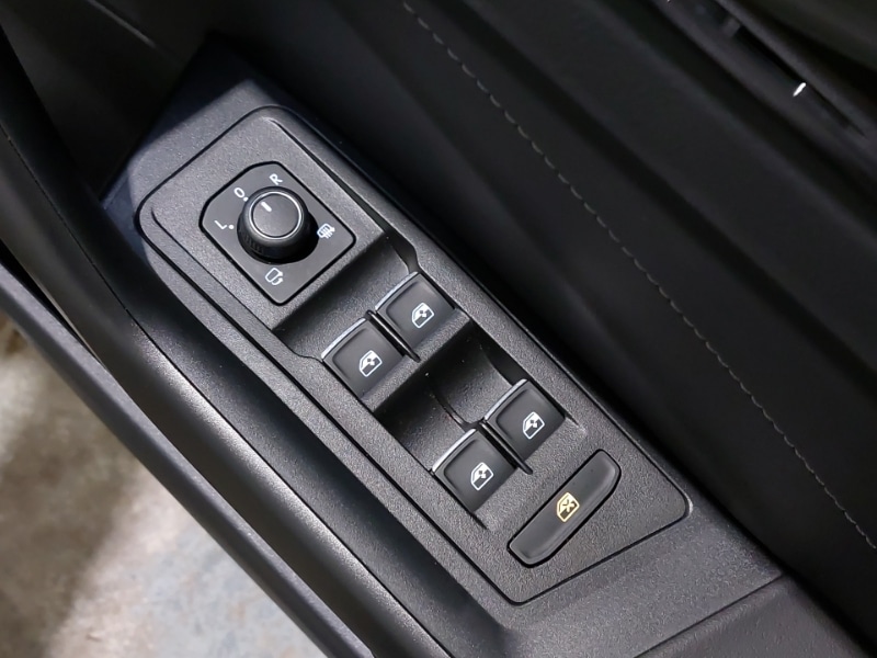 Used Volkswagen T-Roc 2025 for sale - 76947268: Photo 14