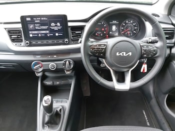 Used Kia Stonic 2023 for sale - 75664061: Photo