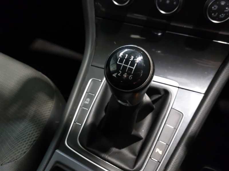 Used Volkswagen Golf 2018 for sale - 76571750: Photo 18