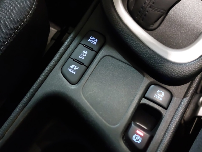 Used Toyota Yaris 2021 for sale - 76987298: Photo 18