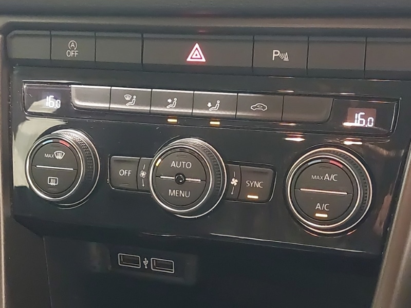 Used Volkswagen T-Roc 2018 for sale - 77922646: Photo 17