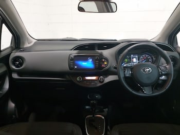 Used Toyota Yaris 2019 for sale - 79376351: Photo