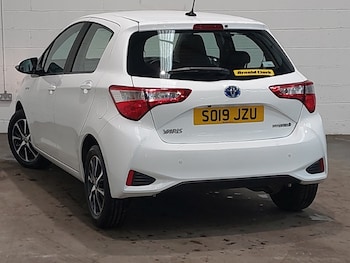 Used Toyota Yaris 2019 for sale - 79376351: Photo