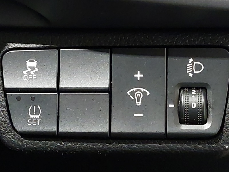 Used Kia Stonic 2018 for sale - 77969290: Photo 15