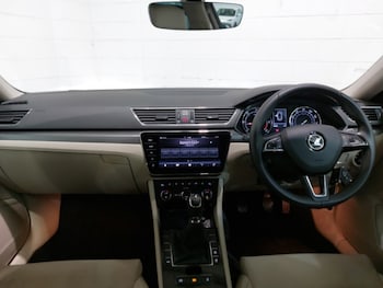 Used Skoda Superb 2017 for sale - 78972843: Photo