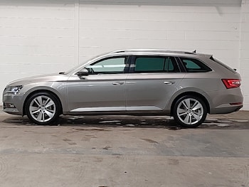 Used Skoda Superb 2017 for sale - 78972843: Photo