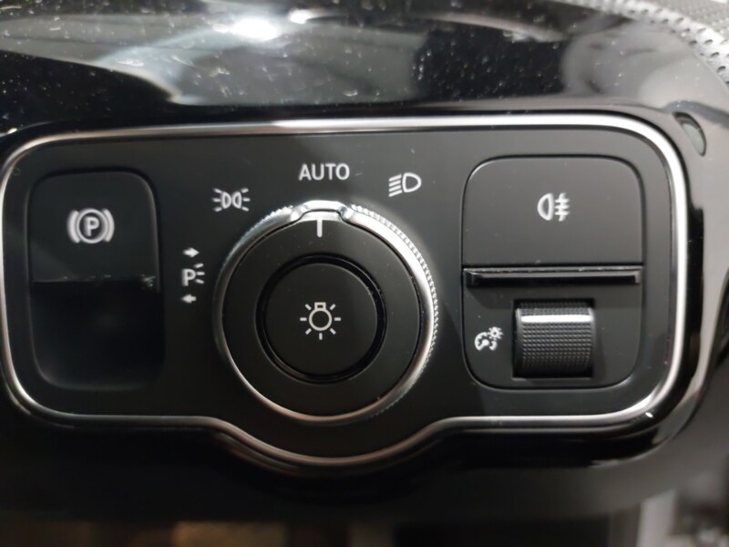 Used Mercedes-Benz A-Class 2018 for sale - 77908107: Photo 13