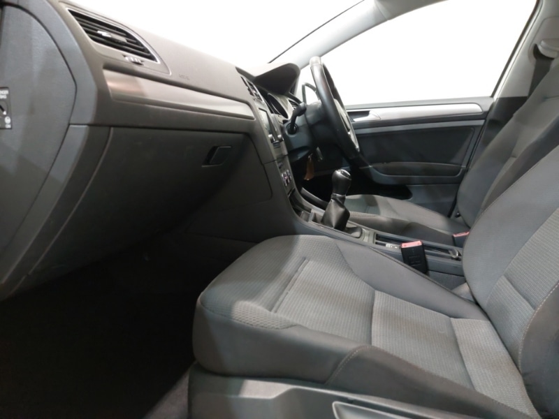 Used Volkswagen Golf 2016 for sale - 76846913: Photo 5