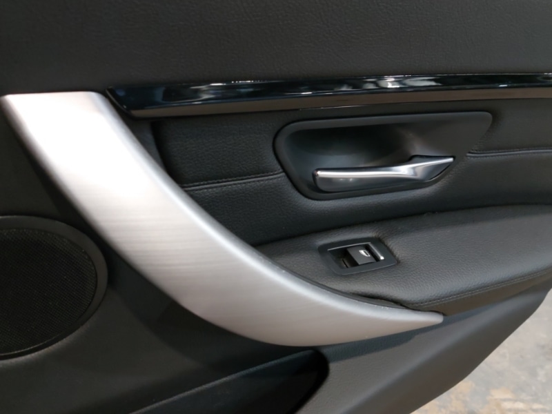 Used BMW 3 Series 2018 for sale - 77252302: Photo 11