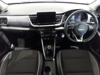 Used Kia Stonic 2022 for sale - 76294032: Photo
