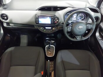 Used Toyota Yaris 2018 for sale - 77874449: Photo