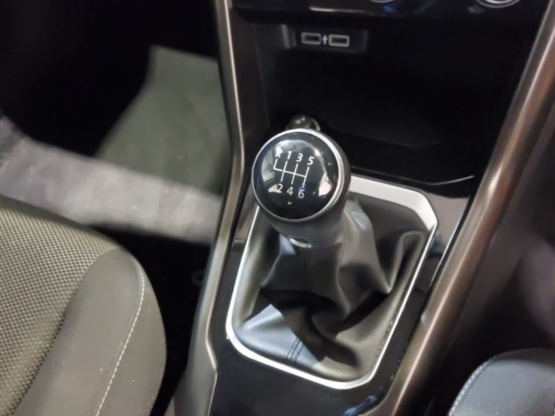 Used Volkswagen T-Roc 2018 for sale - 77767511: Photo 14