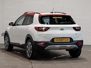 Used Kia Stonic 2019 for sale - 76639189: Photo